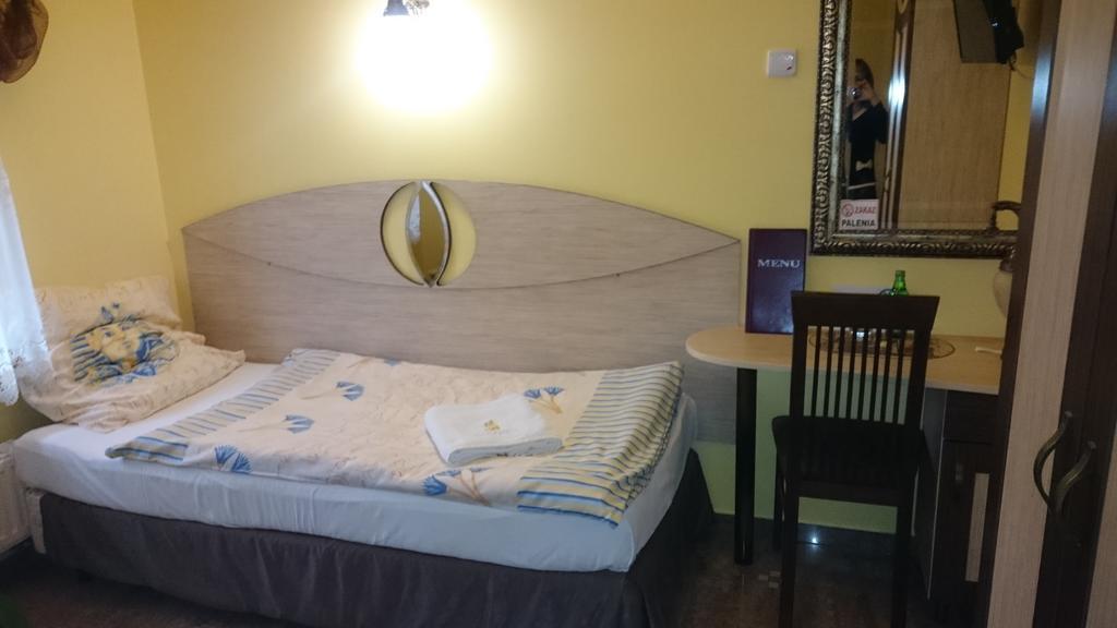 Hotel Faraon Kielce Eksteriør billede